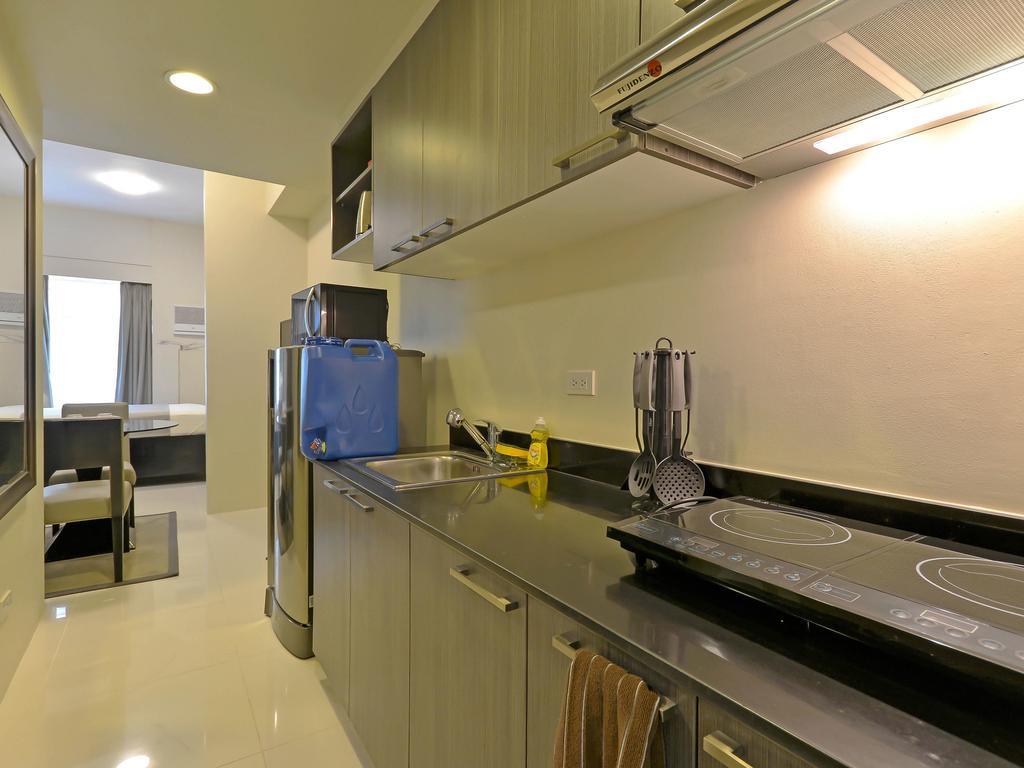 Currency Serviced Suites Manila Eksteriør bilde